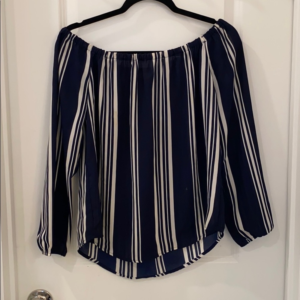Off the shoulder long sleeve top